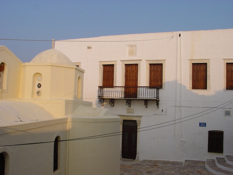 Naxos Altstadt Naxos Archaeologisches Museum.JPG -                                